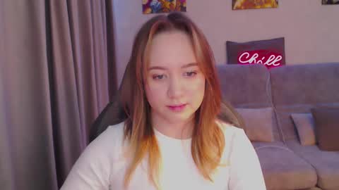 _lalune_ online show from March 3, 3:05 am