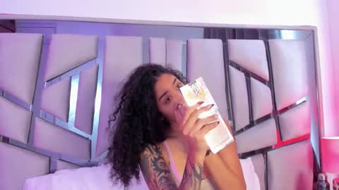 Lanna  online show from February 11, 1:45 pm