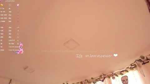 Laura online show from October 28, 11:38 am