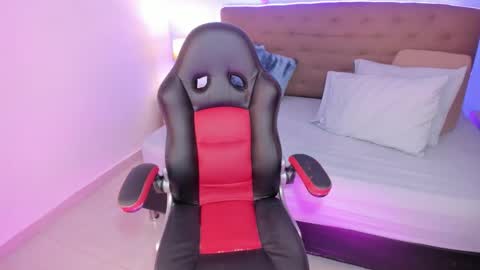 Liily online show from November 28, 6:55 pm