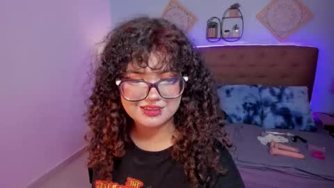 Liily online show from November 24, 9:17 pm