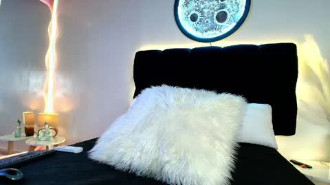 Lorrayne online show from April 21, 12:12 pm