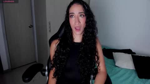 Snapshot of _luna_dupont_ chatting on October 31, 9:46 am  Luna  online show from October 31, 9:46 am