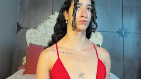 Snapshot of _luna_dupont_ chatting on December 11, 12:02 pm  Luna  online show from December 11, 12:02 pm