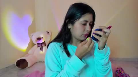 Maia online show from October 12, 1:02 pm