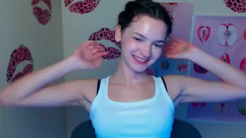 Snapshot of _megasta chatting on October 23, 7:14 am Susie online show from October 23, 7:14 am