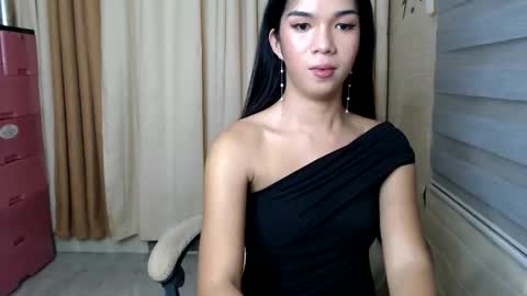 Melly online show from November 24, 2:08 pm