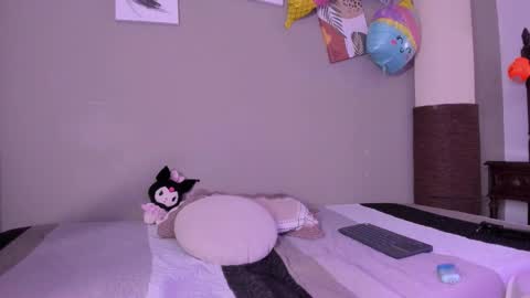 _melodyblossom_ online show from November 12, 10:30 pm