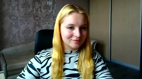 Melanie online show from June 20, 12:52 pm