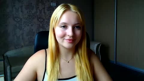 Melanie online show from June 3, 2:33 pm