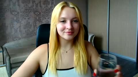 Melanie online show from June 18, 11:59 am
