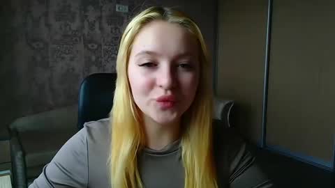 Melanie online show from April 8, 11:45 am