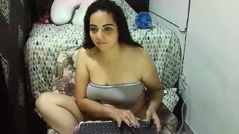 _milf_naughty online show from October 17, 4:05 am