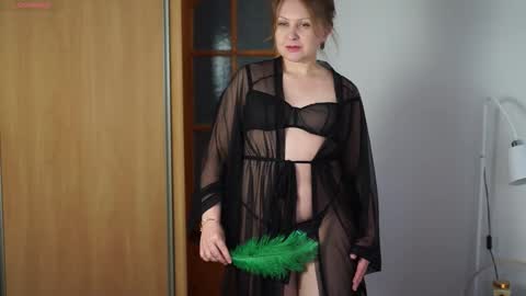 _million_dollarsmile online show from February 22, 3:13 pm