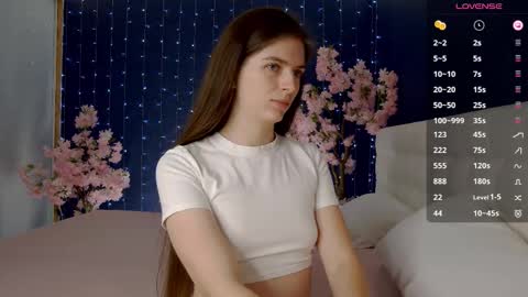 Snapshot of _mirror_girl chatting on September 12, 6:46 am Victoria online show from September 12, 6:46 am