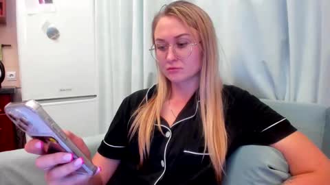 Eva online show from October 8, 7:51 pm