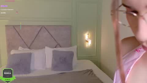 kimberley cruz online show from March 13, 1:56 pm