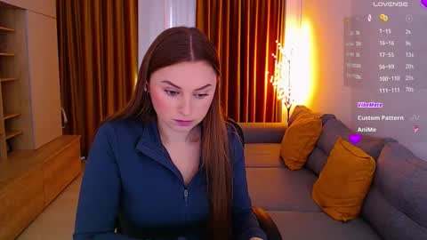 Mia online show from November 26, 9:32 am