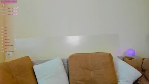 Snapshot of _miss_mila_ chatting on September 26, 4:21 am Mila online show from September 26, 4:21 am