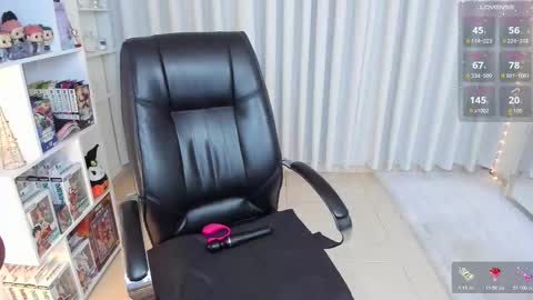 Hanna  Idependent Model   online show from November 8, 5:12 am