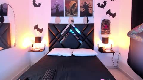 mizuki  online show from February 13, 4:30 pm