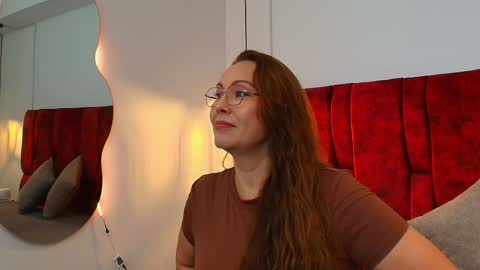 _monaliza_ online show from April 4, 1:43 pm