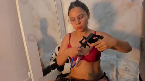 Snapshot of _nanny_1 chatting on October 13, 8:44 pm Nanny online show from October 13, 8:44 pm