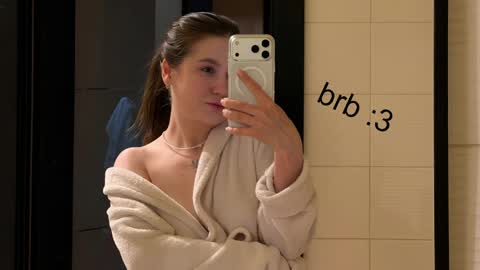 Mia with a big heart  online show from April 5, 12:37 pm