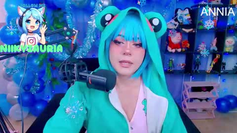 niiky online show from December 21, 4:33 pm