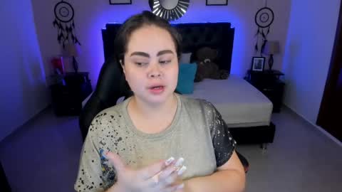 Olivia jones online show from April 17, 12:18 pm