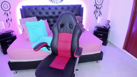 Olivia jones online show from November 28, 7:28 pm