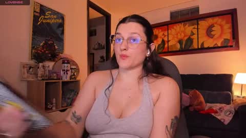 Snapshot of _peach__ chatting on December 12, 3:43 am violeta ig online show from December 12, 3:43 am