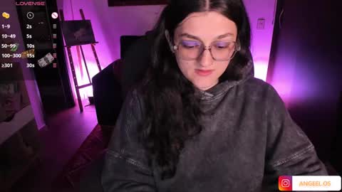Snapshot of _peach__ chatting on January 23, 4:09 am violeta ig online show from January 23, 4:09 am