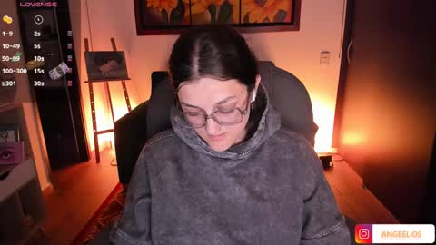 Snapshot of _peach__ chatting on February 5, 2:40 am violeta ig online show from February 5, 2:40 am