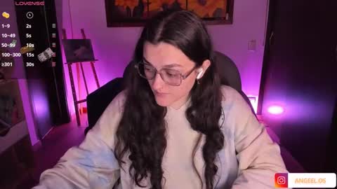 Snapshot of _peach__ chatting on January 20, 4:10 am violeta ig online show from January 20, 4:10 am