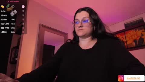 Snapshot of _peach__ chatting on February 19, 4:34 am violeta ig online show from February 19, 4:34 am