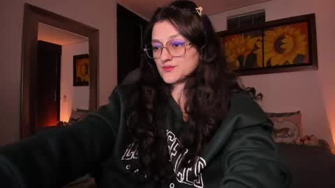Snapshot of _peach__ chatting on September 23, 3:59 am violeta ig online show from September 23, 3:59 am