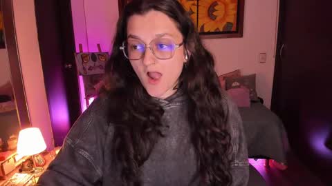 Snapshot of _peach__ chatting on March 8, 2:54 am violeta ig online show from March 8, 2:54 am