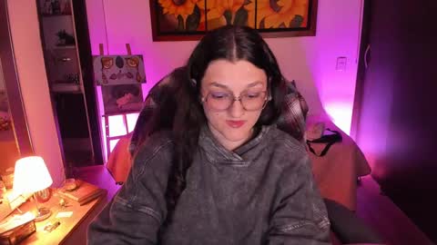 Snapshot of _peach__ chatting on February 28, 1:15 am violeta ig online show from February 28, 1:15 am