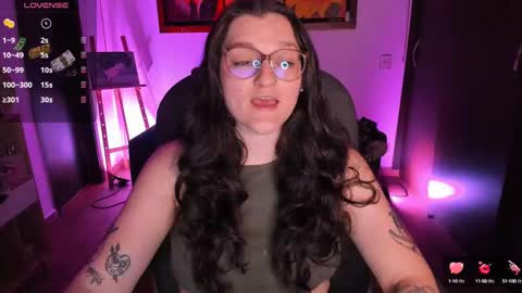 Snapshot of _peach__ chatting on January 14, 4:04 am violeta ig online show from January 14, 4:04 am