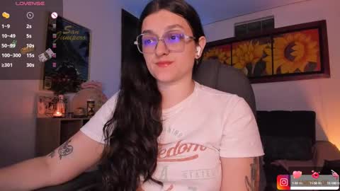 Snapshot of _peach__ chatting on January 31, 2:37 am violeta ig online show from January 31, 2:37 am