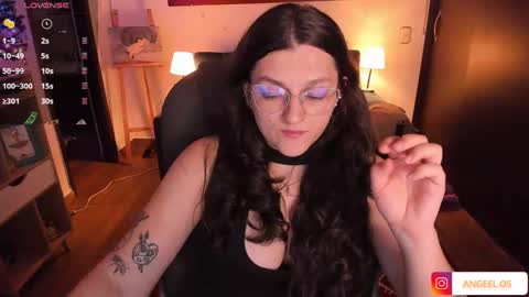 Snapshot of _peach__ chatting on December 17, 3:50 am violeta ig online show from December 17, 3:50 am