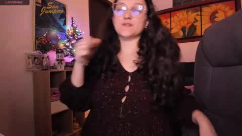 Snapshot of _peach__ chatting on December 14, 4:34 am violeta ig online show from December 14, 4:34 am
