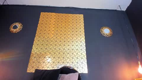 Laura online show from December 21, 9:47 pm