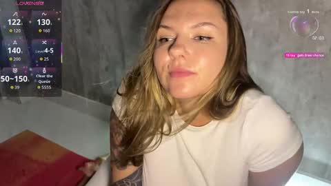  HADLY see u online 0312  online show from October 27, 3:40 pm