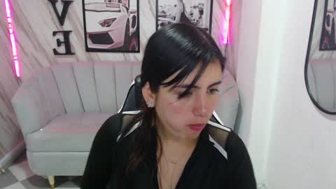 Snapshot of _samantha_b chatting on February 5, 1:11 pm Samantha online show from February 5, 1:11 pm