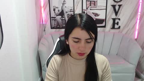 Snapshot of _samantha_b chatting on January 2, 12:35 pm Samantha online show from January 2, 12:35 pm