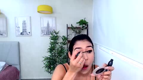 Sassy Girl online show from February 17, 6:06 pm