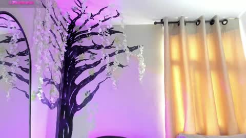    640  200   online show from April 8, 7:49 pm