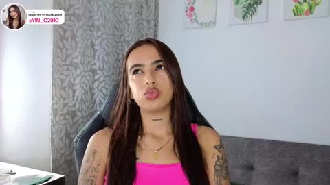 Snapshot of _sophiebrown__ chatting on January 30, 11:34 pm Andrea  The Next Stream  Wednesday online show from January 30, 11:34 pm